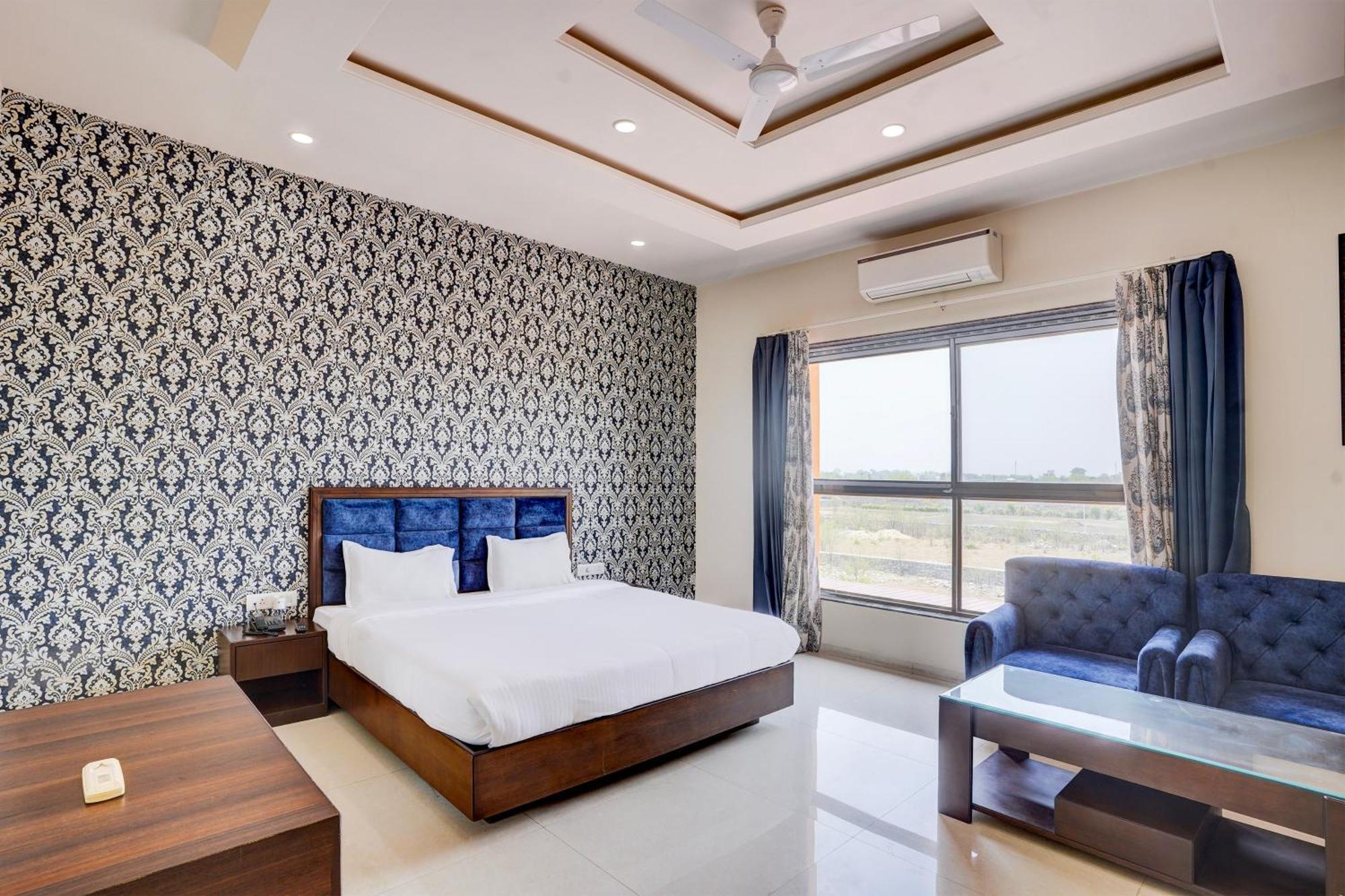 Hotel Amrit Manthan Chittorgarh Екстериор снимка