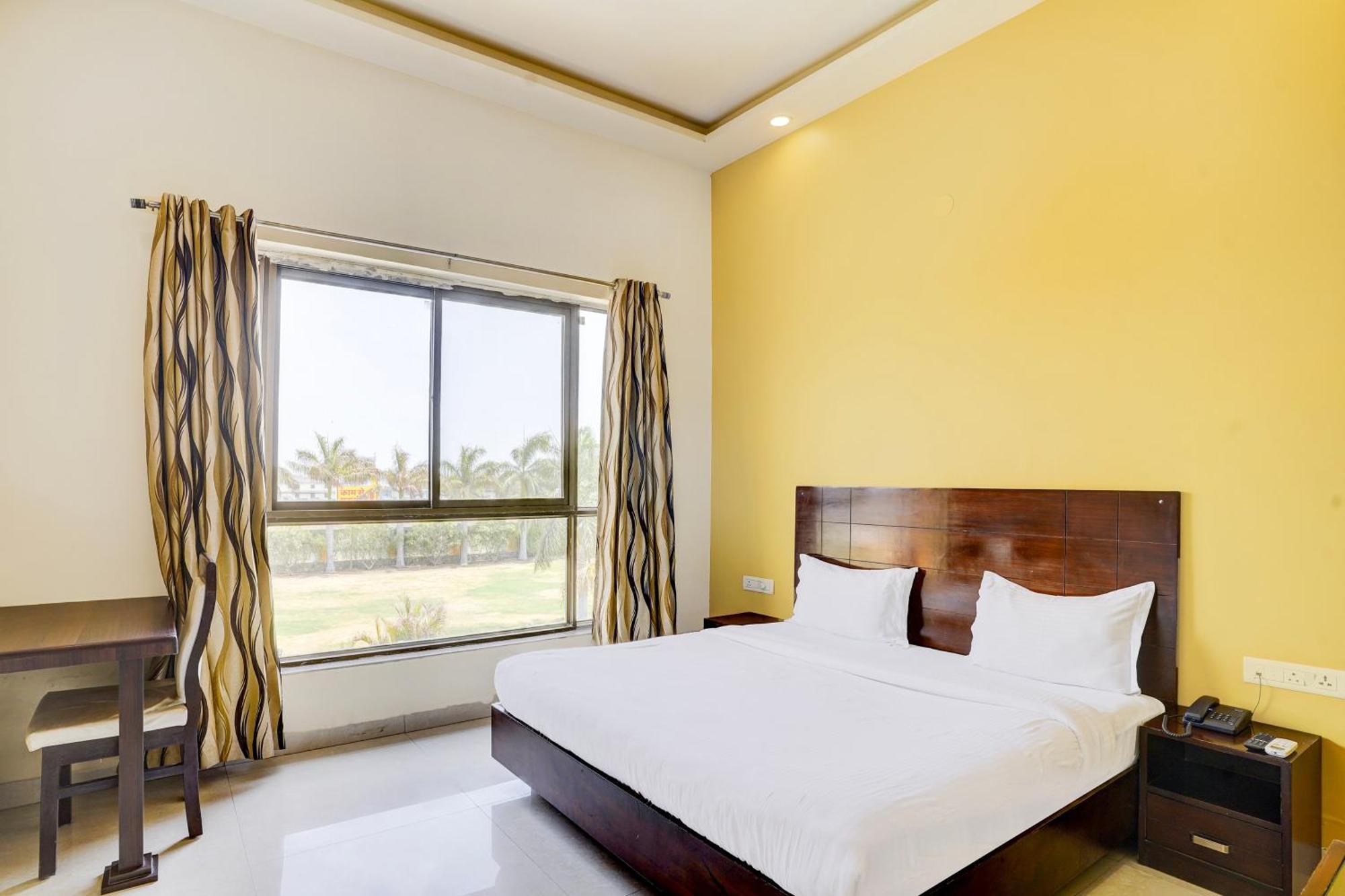 Hotel Amrit Manthan Chittorgarh Екстериор снимка