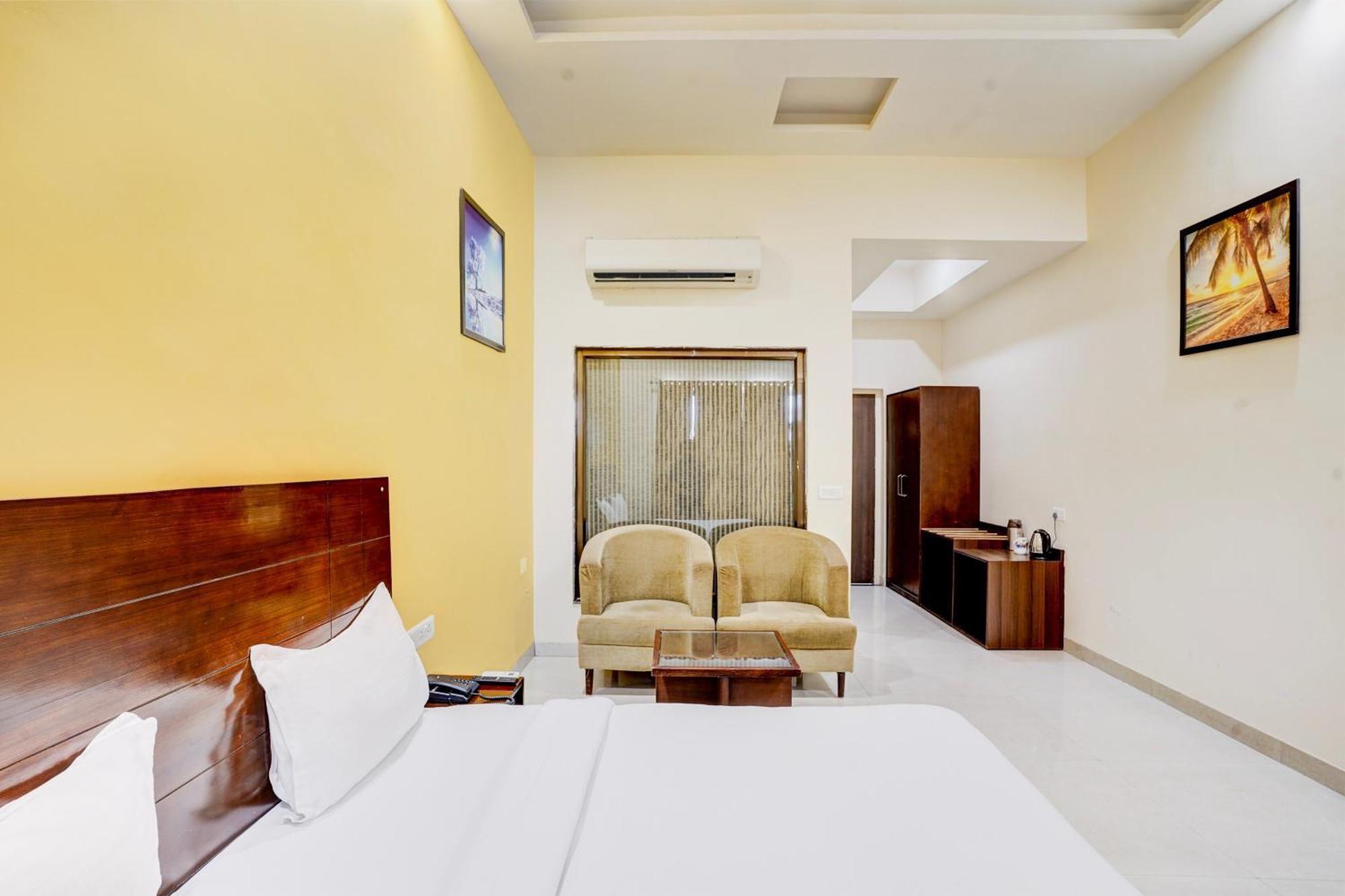 Hotel Amrit Manthan Chittorgarh Екстериор снимка